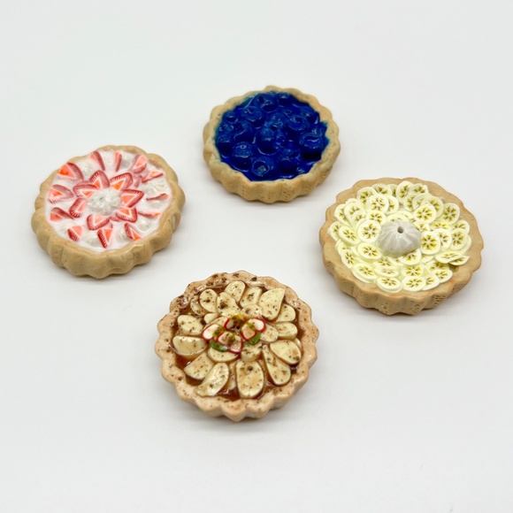 Fruit Tart Place Card Holders - Set of 4 - Apple, Banana, Blueberry, Strawberry - Picture 13 of 16